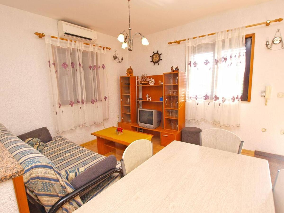 Alma Apartment Πόρετς Εξωτερικό φωτογραφία